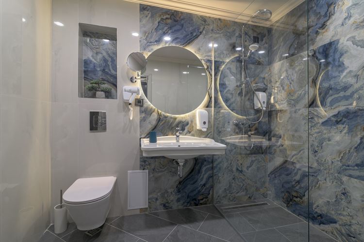 Bulharsko-letovisko Kranevo-hotel Aquamarine-koupelna