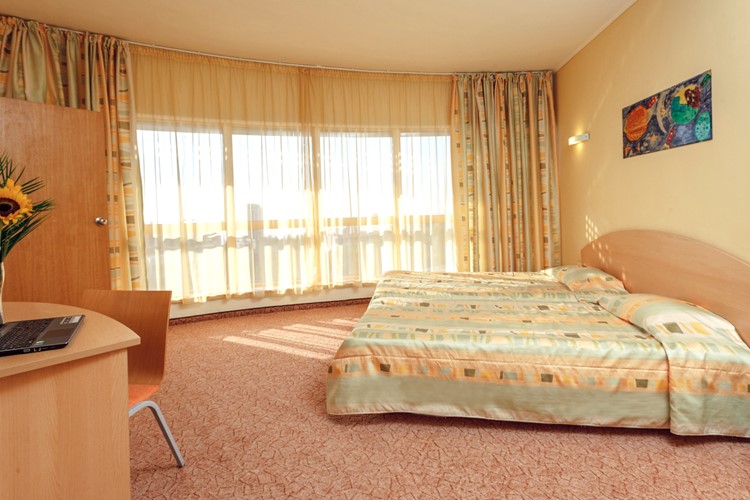 Bulharsko-Zlaté-Písky-hotel-Atlas-apartmán