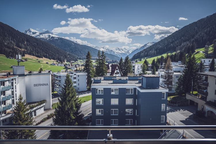 Švýcarsko-Davos-Club hotel-hlavní fotka-výhled