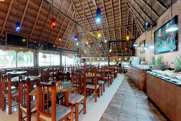 Mexiko-Hotel Dos Playas Faranda-Iguanas restaurant