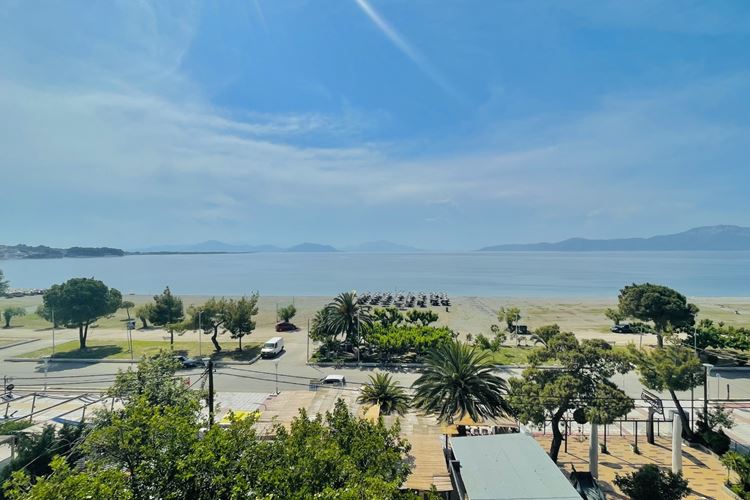 Řecko-ostrov-Evia-letovisko Pefki-hotel Galini-pohled z hotelu na pláž