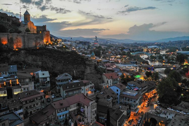 28-Gruzie-poznávací zájezd-Tbilisi-Photo by Denis Arslanbekov, Unsplash