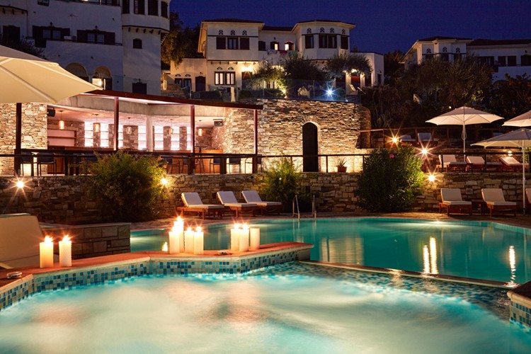 48-Řecko-Thesalie-Chorto Pelion-Leda Village Resort-večeřní bazén