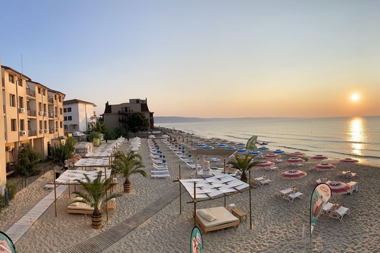 Bulharsko-Kranevo-hotel Palma beach-pohled na pláž