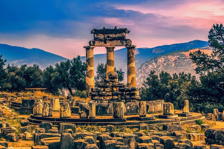 Řecko-poznávací zájezd-Delfy-fotka od Walkerssk z Pixabay