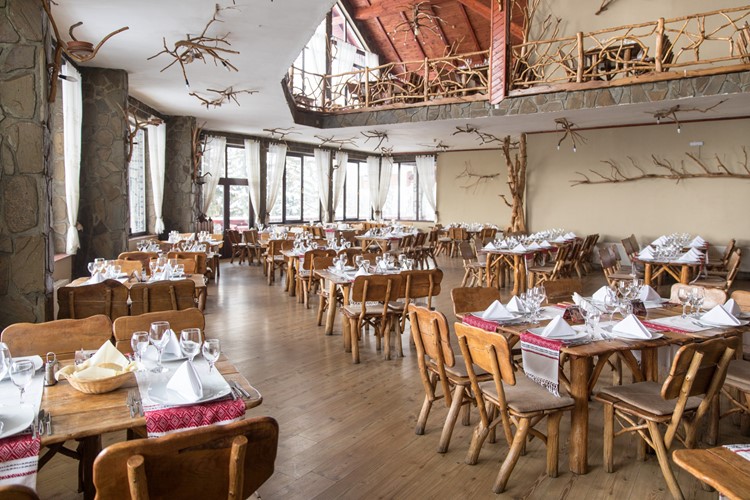 Rumunsko poznávací zájezd-hotel Rozmarin-restaurace