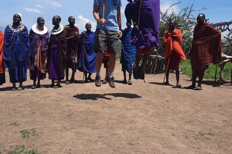 Tanzánie-Zanzibar-poznávací-zájezd-návštěva-Masajské-vesnice