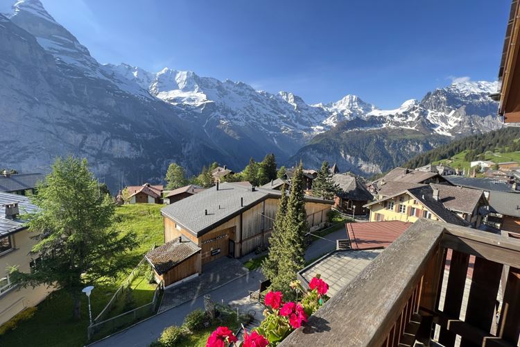 Magický Mürren, údolí se 72 vodopády a nejznámější švýcarské hory