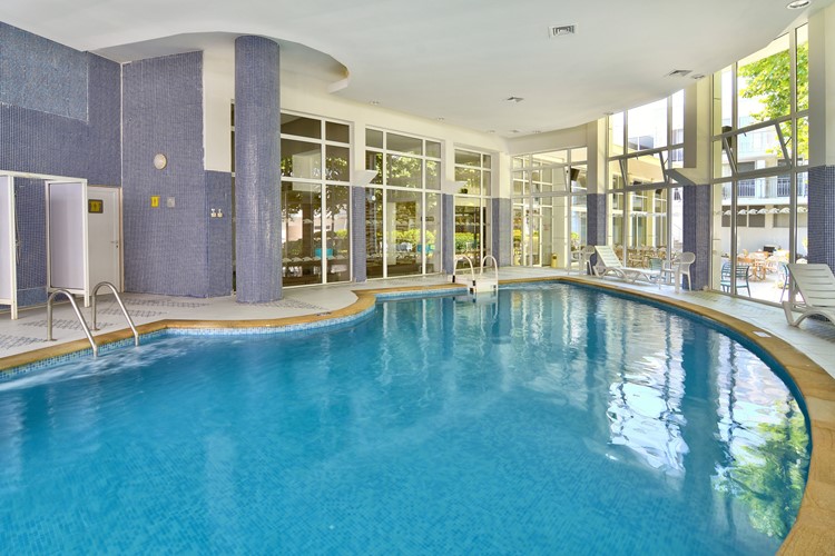 Bulharsko-Albena-Hotel Primasol Ralitsa Aquaclub-vnitřní bazén