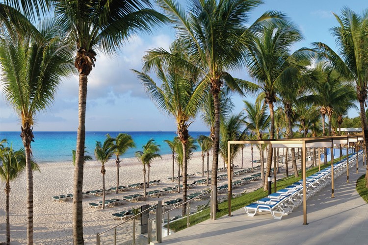 Mexiko-Hotel Riu Yucatan-pohled na pláž
