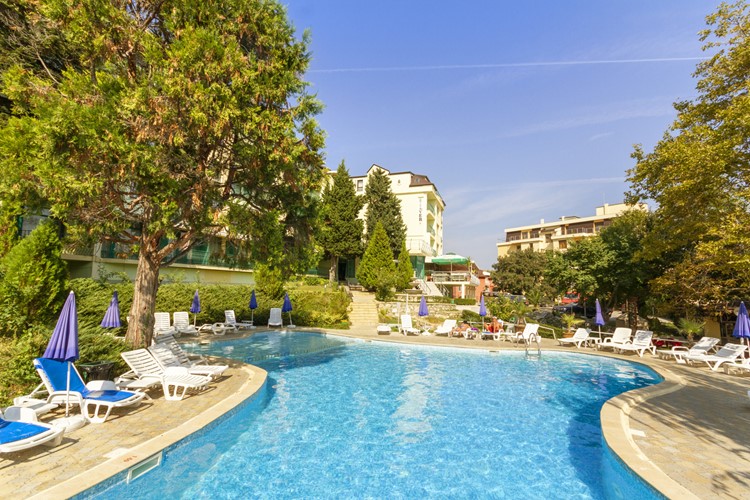 6_Bulharsko-Zlaté-písky-hotel-silver-bazén