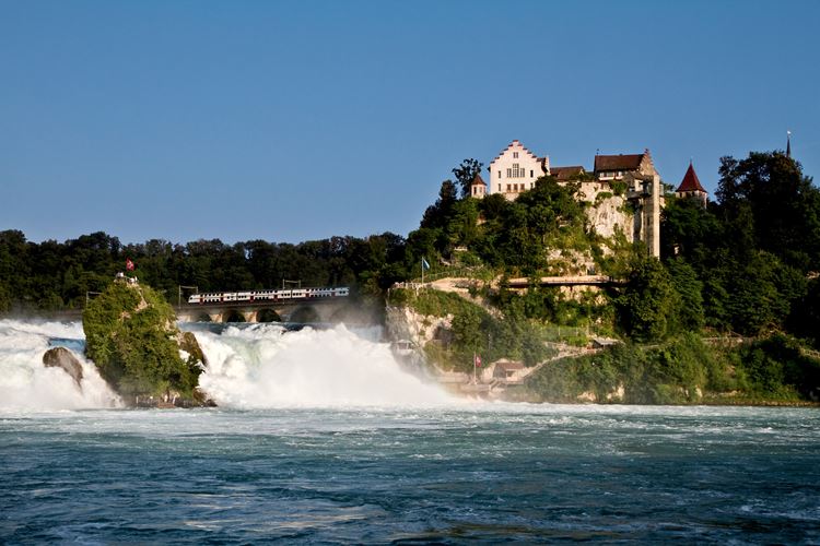 Poznávací zájezd-Švýcarsko-autobusem-město Lucern-Rýnské vodopády-podruhé