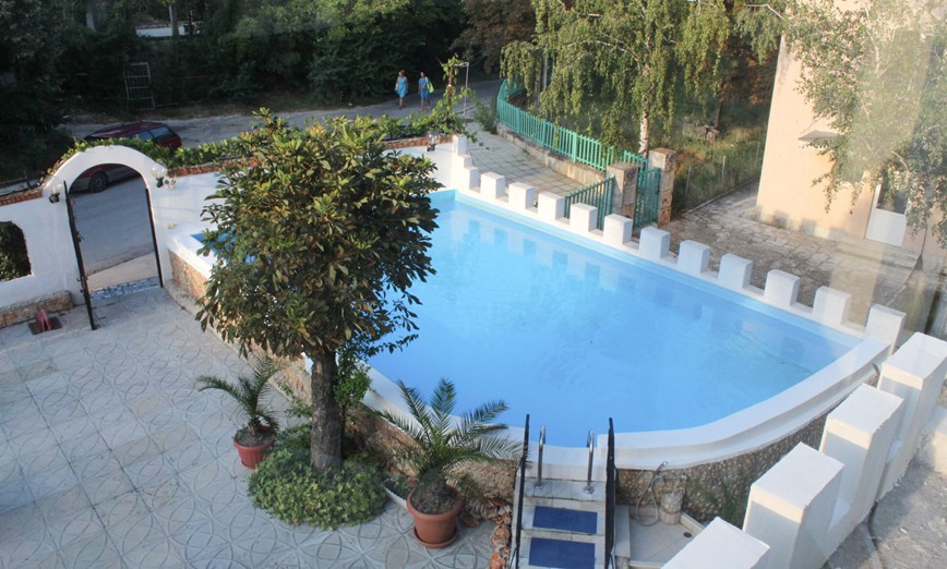 Bulharsko-Zlaté-Písky-hotel-Angy-bazén