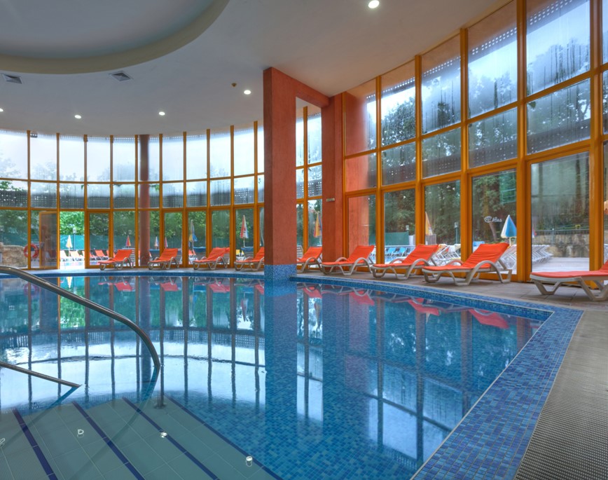 Bulharsko-Zlaté-Písky-hotel-Atlas-vnitřní bazén
