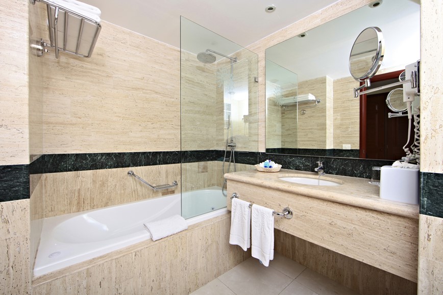 Mexiko-Hotel-Grand Bahia Principe Tulum-Juinor Suite-koupelna