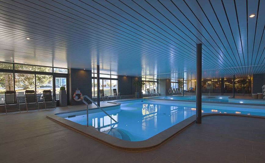 Švýcarsko-Davos-Club hotel-bazén