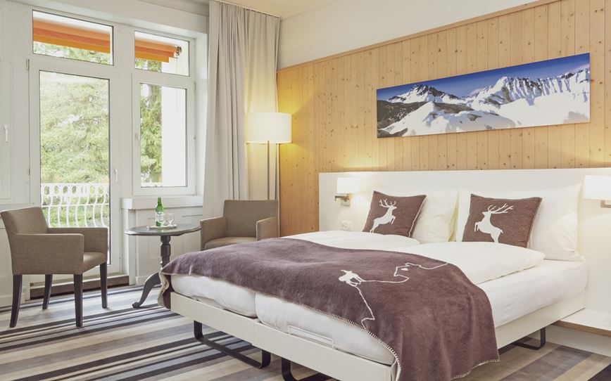 Švýcarsko-Davos-Hotel National-pokoj Superior