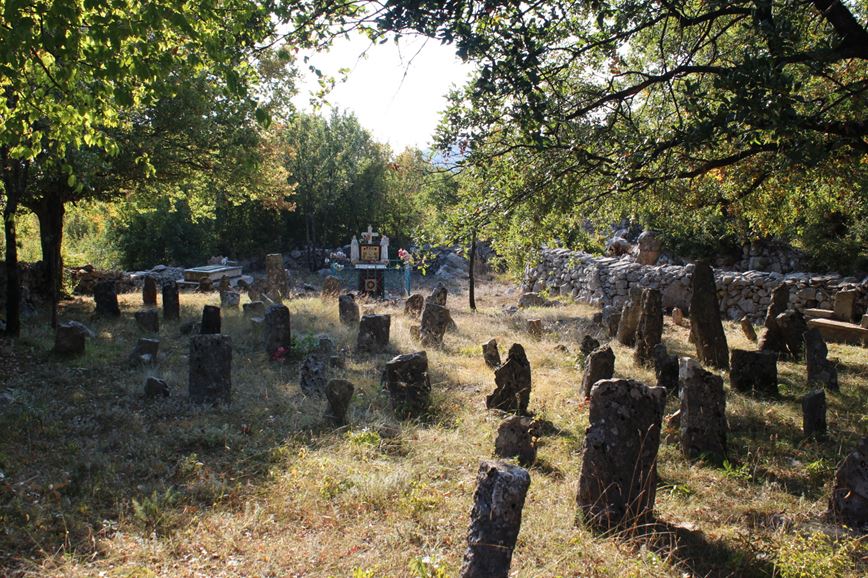 Poznávací zájezd-Albánie-albánský hřbitov