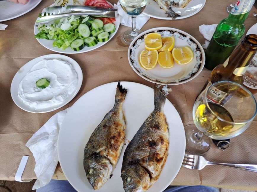 Poznávací zájezd-Albánie-Rybí restaurace Divjaka
