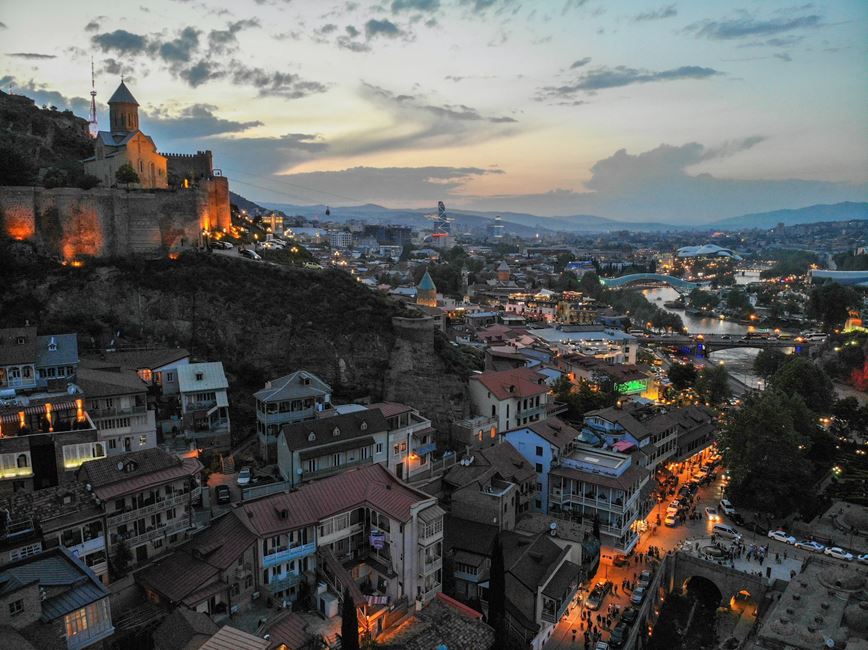 Gruzie-poznávací zájezd-Tbilisi-Photo by Denis Arslanbekov, Unsplash
