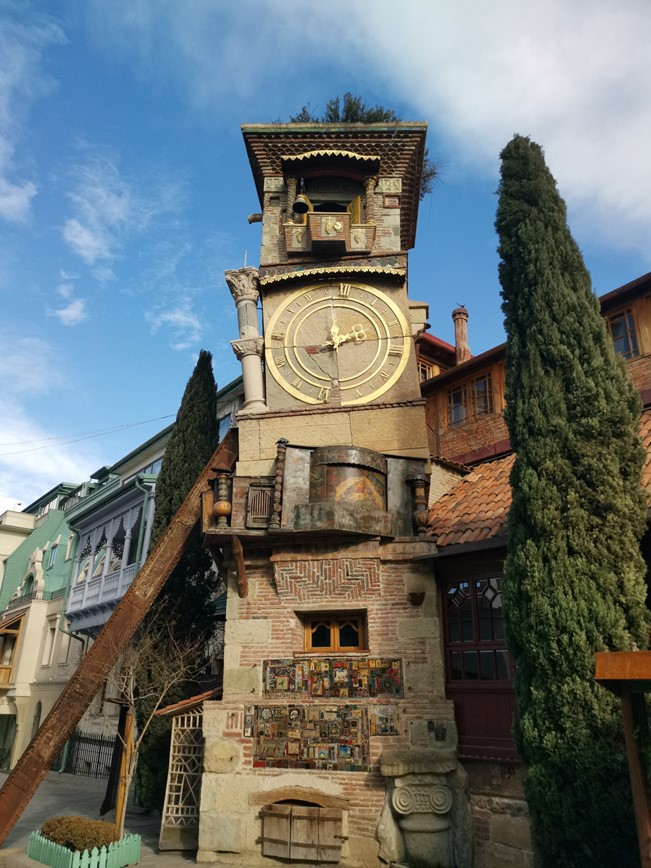 Gruzie-poznávací zájezd-Tbilisi-orloj-
