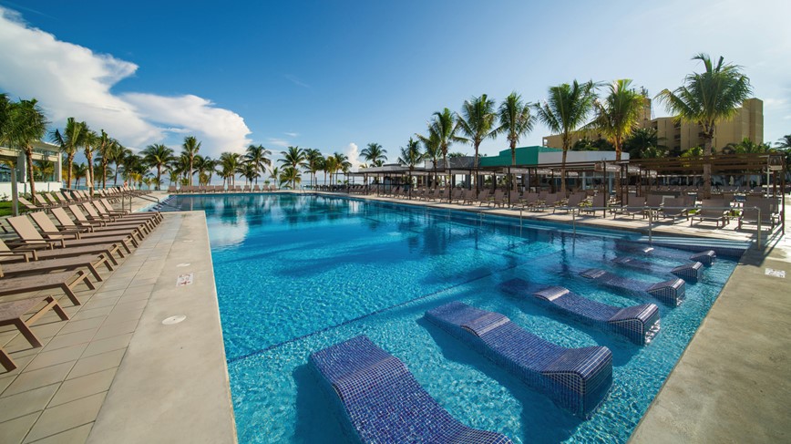 Jamajka-Hotel-Riu-Ocho-Rios-Pools