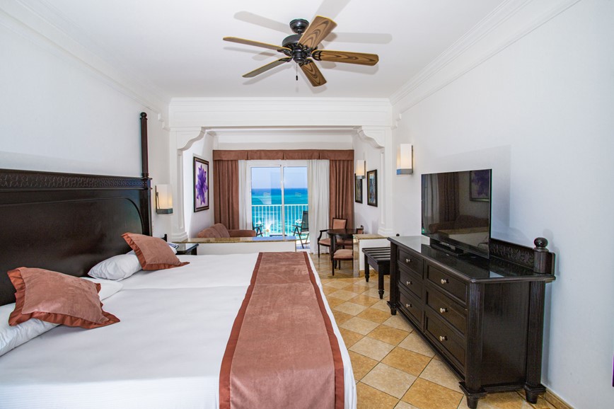 10-Experitour-Aruba-Riu-Palace-Aruba-Junior-suite-ocean-view