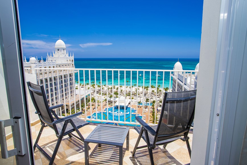 11-Experitour-Aruba-Riu-Palace-Aruba-Junior-suite-ocean-view