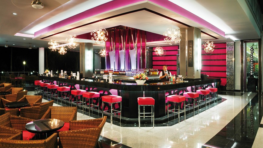 Mexiko-Hotel Riu Yucatan-lobby bar