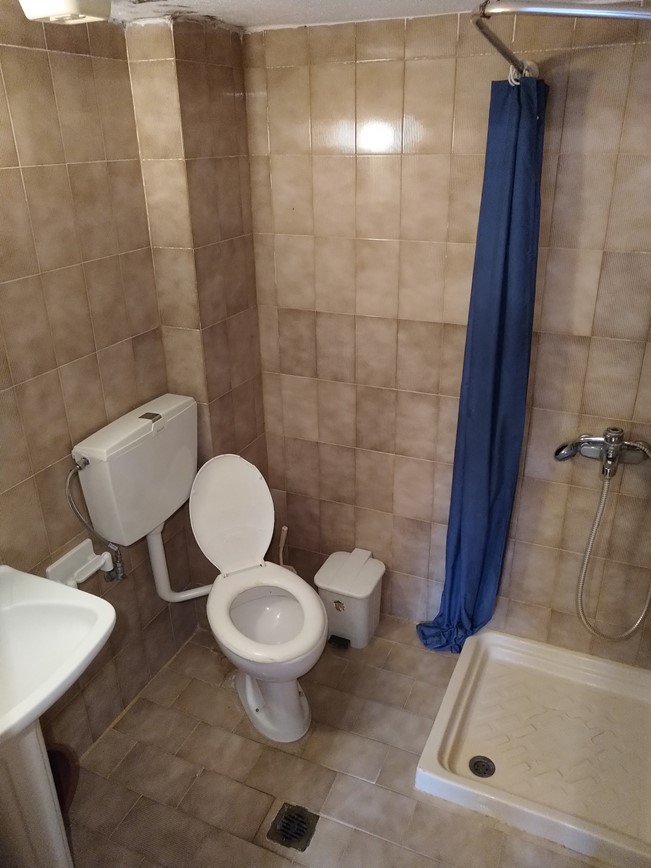 Řecko-Asprovalta-dům Vergina-koupelna s WC