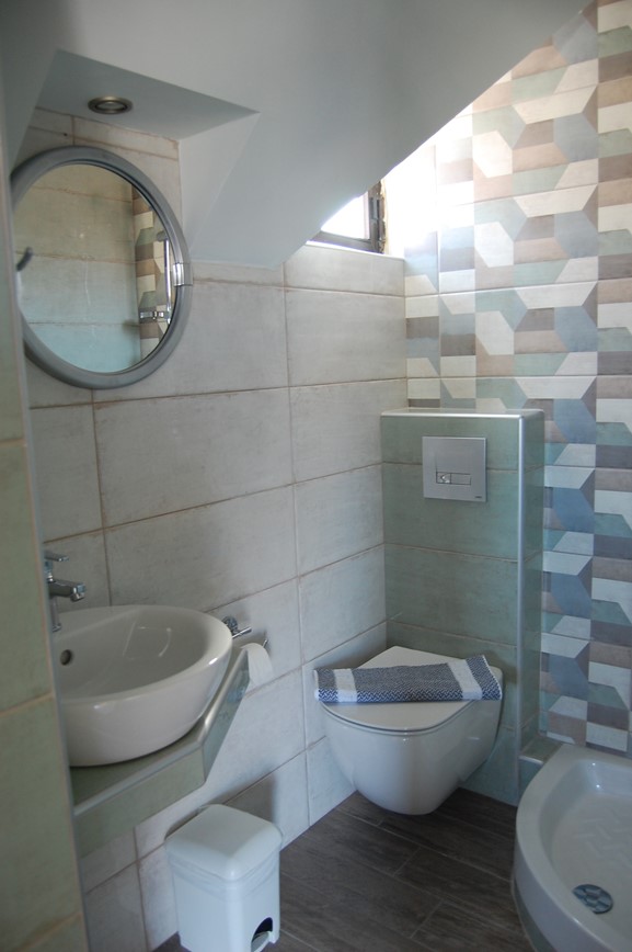 Řecko-Vrasna-dům Jorgos-koupelna a WC