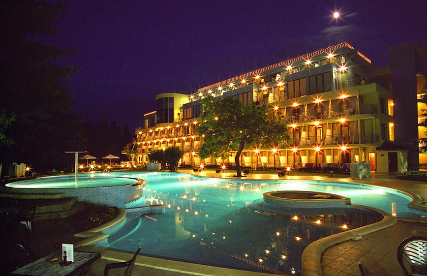 Bulharsko-Svatý-Konstantin-a-Helena-Hotel Koral-večerní pohled